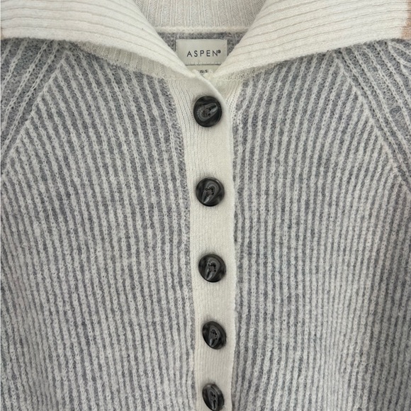 Gray Ribbed Women's Sweater - Picture 3 of 9